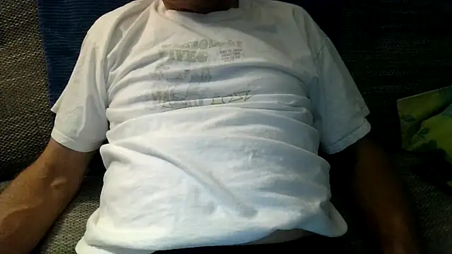 Snapshot of velikifant7 chatting on November 12, 2025, 6:45 pm velikifant7 online show from November 12, 2025, 6:45 pm