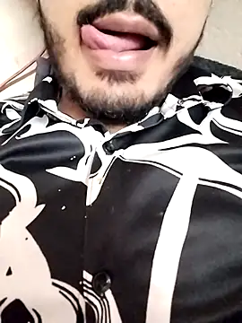 Hotyy subhu online show from October 12, 2025, 3:02 pm