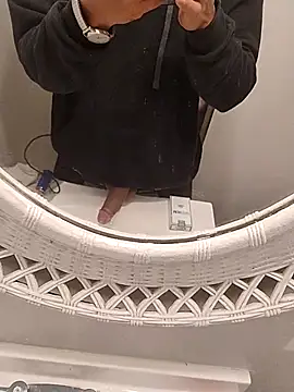 Snapshot of tukica56 chatting on November 18, 2025, 10:07 am tukica56 online show from November 18, 2025, 10:07 am