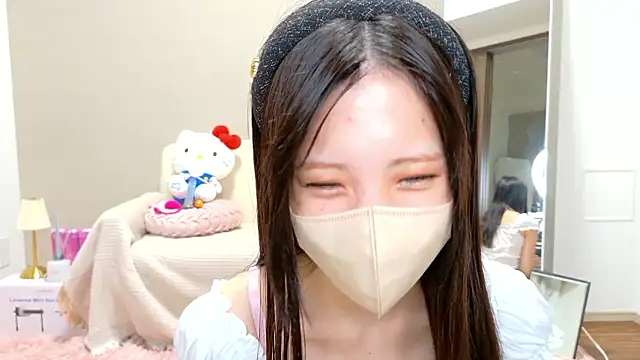 riri  nyan o0 online show from June 22, 2026, 10:34 am