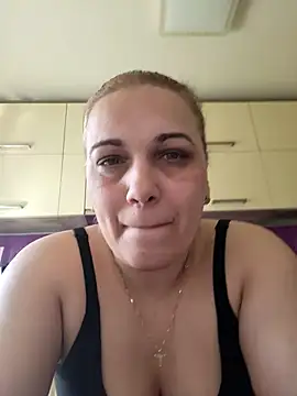 PalomaDesireee online show from April 15, 2026, 7:36 am