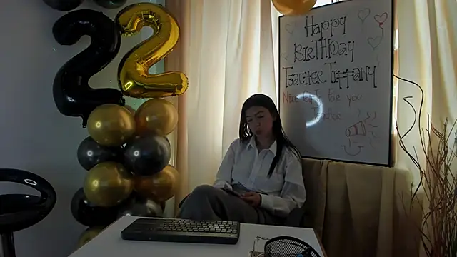 Tiffany Nm online show from September 25, 2025, 1:50 pm