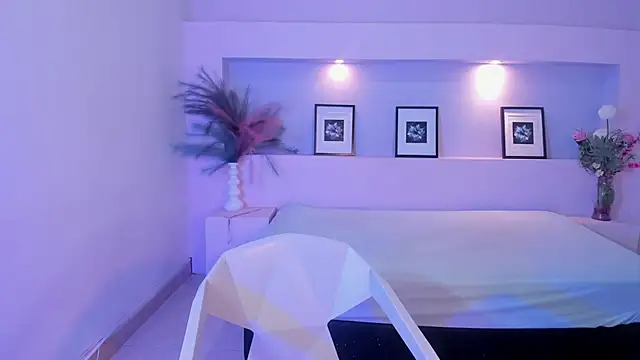 MiaLux5 online show from September 30, 2025, 12:22 pm