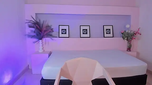 MiaLux5 online show from September 8, 2025, 3:22 pm