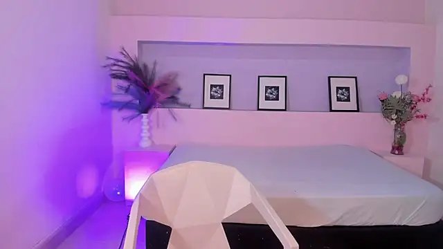 MiaLux5 online show from September 19, 2025, 1:48 pm