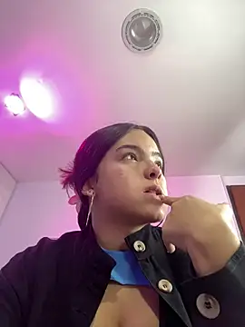 EmilyHarperr online show from October 21, 2025, 11:31 am