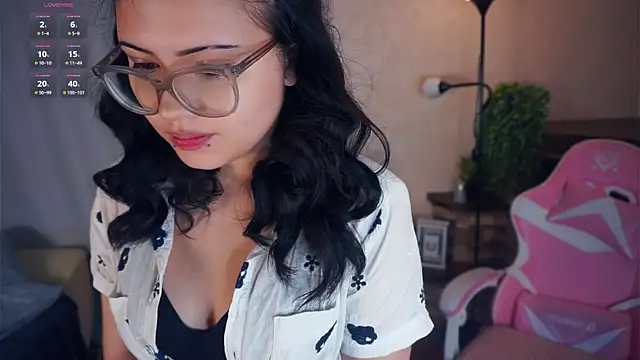 VerniceEngelking online show from October 24, 2025, 5:06 am