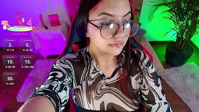 isaraa  online show from October 9, 2025, 11:11 am
