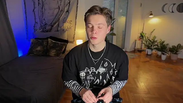 Snapshot of RusBradPitt chatting on January 18, 2026, 1:36 pm RusBradPitt online show from January 18, 2026, 1:36 pm