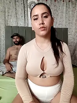 HOTEXTREMCOUPLE online show from November 27, 2025, 3:18 am