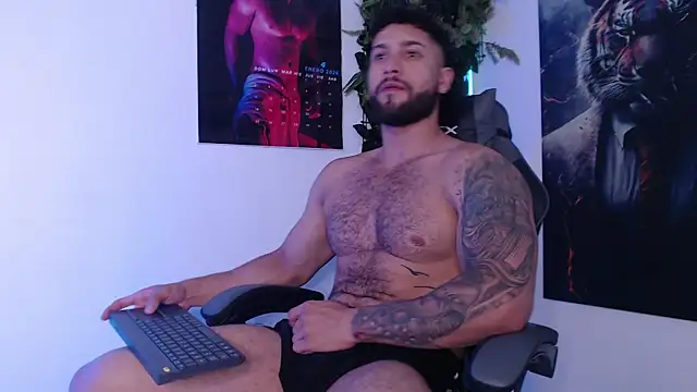 massimofiore  online show from July 26, 2026, 7:32 pm