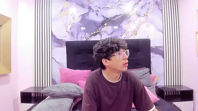 Snapshot of Desire_Ecstasy chatting on February 3, 2026, 3:15 am Desire Ecstasy online show from February 3, 2026, 3:15 am