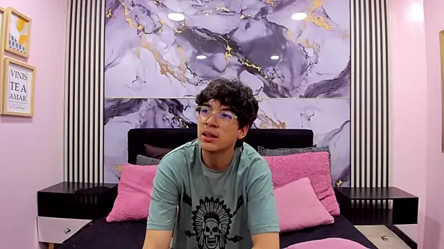 Snapshot of Desire_Ecstasy chatting on February 4, 2026, 3:12 am Desire Ecstasy online show from February 4, 2026, 3:12 am