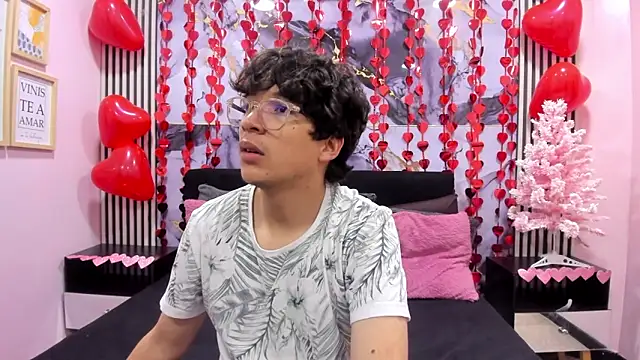 Snapshot of Desire_Ecstasy chatting on February 13, 2026, 3:17 am Desire Ecstasy online show from February 13, 2026, 3:17 am