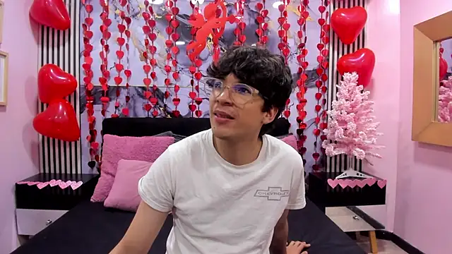 Snapshot of Desire_Ecstasy chatting on February 11, 2026, 3:06 am Desire Ecstasy online show from February 11, 2026, 3:06 am