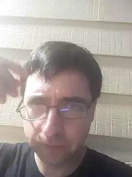 Snapshot of Gearsuit chatting on September 29, 2025, 12:39 am Gearsuit online show from September 29, 2025, 12:39 am