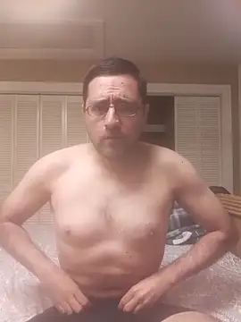 Snapshot of Gearsuit chatting on December 22, 2025, 3:50 am Gearsuit online show from December 22, 2025, 3:50 am