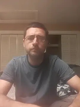 Snapshot of Gearsuit chatting on December 18, 2025, 6:29 am Gearsuit online show from December 18, 2025, 6:29 am