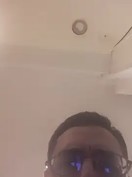 Snapshot of Gearsuit chatting on December 19, 2025, 8:00 pm Gearsuit online show from December 19, 2025, 8:00 pm