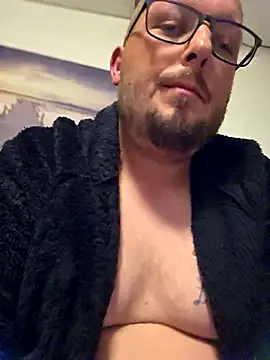 bigdicksklave online show from October 8, 2025, 6:08 pm