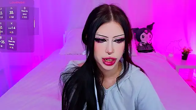 venomeowww   online show from November 12, 2025, 4:16 am