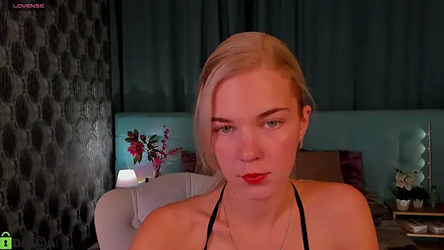 Aurora Bennet online show from September 12, 2025, 12:33 am