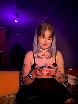 n1ghtcloud online show from September 19, 2025, 10:03 pm