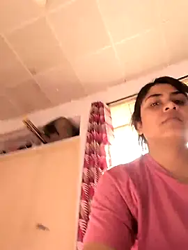 Snapshot of queenbuggi chatting on February 12, 2026, 9:20 am queenbuggi online show from February 12, 2026, 9:20 am