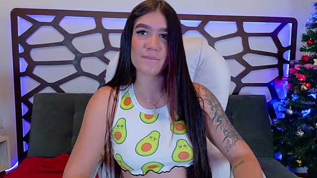 kloe bella online show from December 15, 2025, 1:06 pm