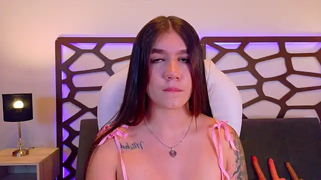 kloe bella online show from November 5, 2025, 1:14 pm