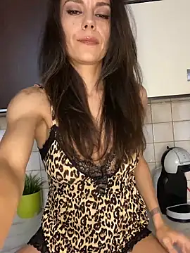 Snapshot of Aria_Storm_ chatting on October 5, 2025, 6:20 pm Aria Storm online show from October 5, 2025, 6:20 pm