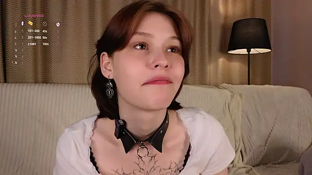 LurleneRamo online show from September 16, 2025, 1:06 am