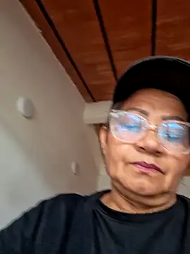 Vickysweeeettt online show from April 4, 2026, 4:46 pm