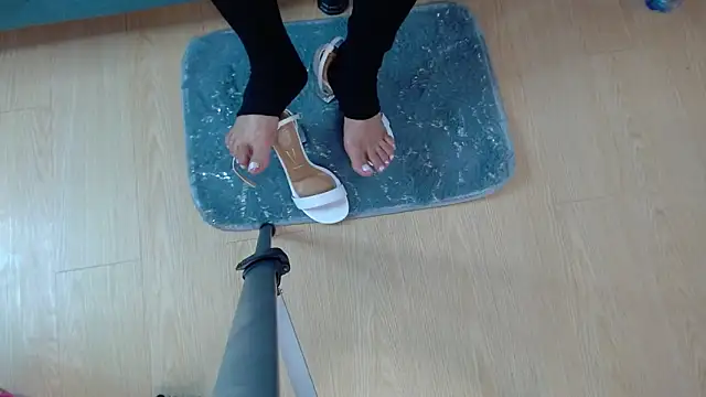 Vickysweeeettt online show from September 13, 2025, 8:20 pm