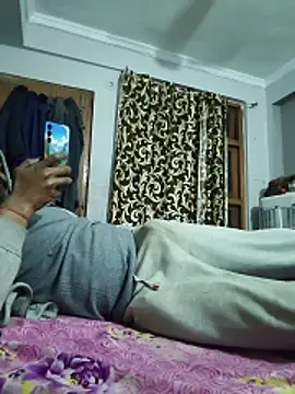 Snapshot of vardh033 chatting on February 19, 2026, 11:45 pm vardh033 online show from February 19, 2026, 11:45 pm