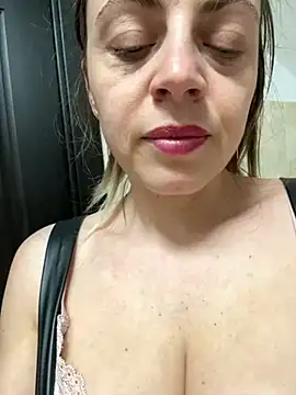 ladywithbigass online show from March 12, 2025, 5:57 am