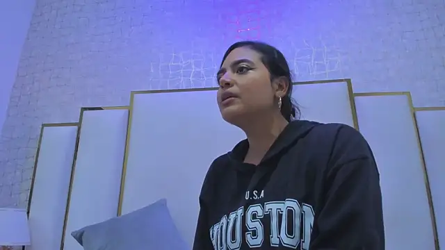 thalia888  online show from February 17, 2026, 7:55 pm