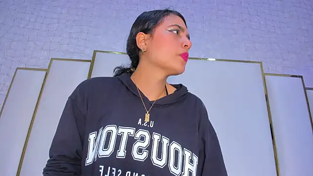 thalia888  online show from November 29, 2025, 7:03 pm