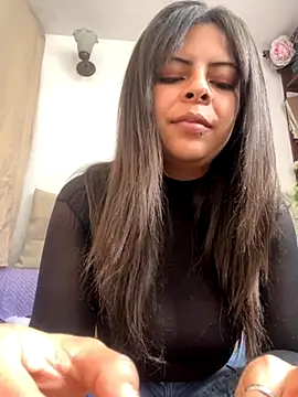 MiaCollinssx online show from November 30, 2025, 4:08 pm