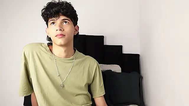 Snapshot of alexmark_ chatting on September 19, 2025, 1:48 pm alexmark online show from September 19, 2025, 1:48 pm