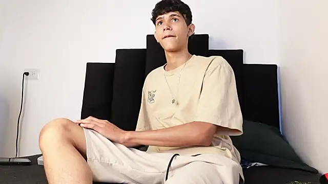 Snapshot of alexmark_ chatting on October 16, 2025, 5:43 pm alexmark online show from October 16, 2025, 5:43 pm