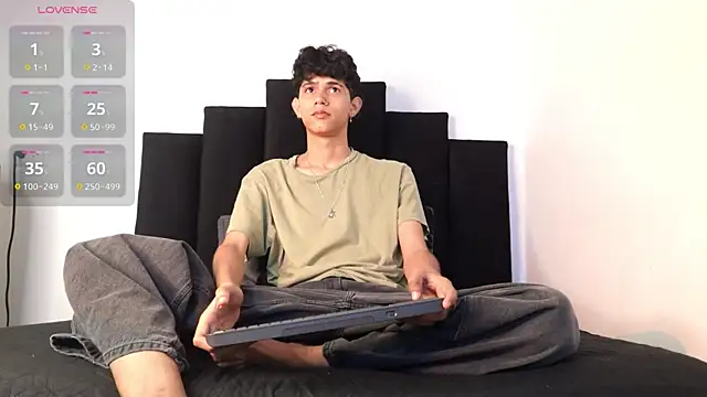 alexmark  online show from December 19, 2025, 1:13 pm