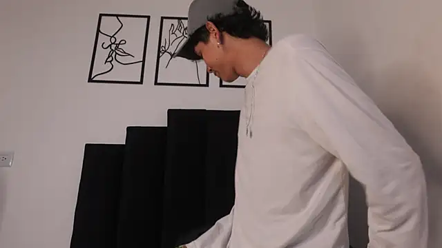 Snapshot of alexmark_ chatting on February 24, 2026, 1:23 pm alexmark online show from February 24, 2026, 1:23 pm