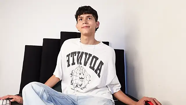 Snapshot of alexmark_ chatting on October 14, 2025, 7:14 pm alexmark online show from October 14, 2025, 7:14 pm