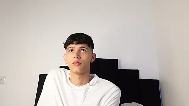 Snapshot of alexmark_ chatting on September 26, 2025, 1:51 pm alexmark online show from September 26, 2025, 1:51 pm