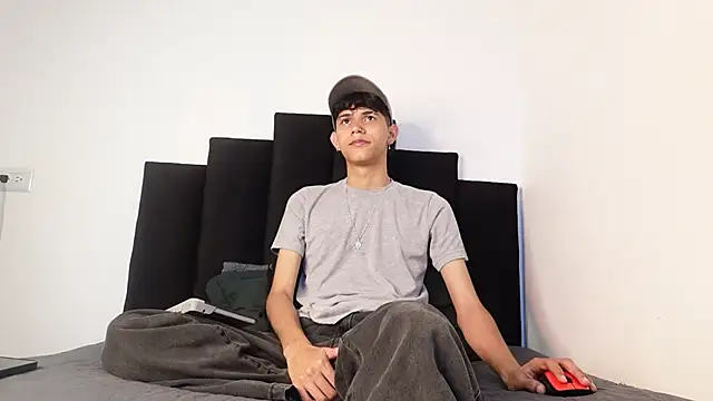 Snapshot of alexmark_ chatting on November 28, 2025, 1:44 pm alexmark online show from November 28, 2025, 1:44 pm