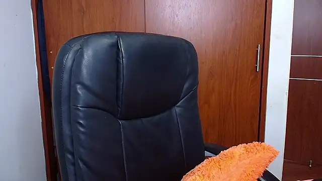 Snapshot of melikaronit2 chatting on November 5, 2025, 5:05 pm melikaronit2 online show from November 5, 2025, 5:05 pm