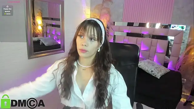 emma rossi7 online show from September 13, 2025, 11:10 am