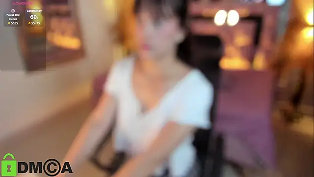 emma rossi7 online show from November 11, 2025, 10:43 am