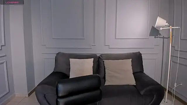 LeahNovac online show from October 11, 2025, 11:22 am